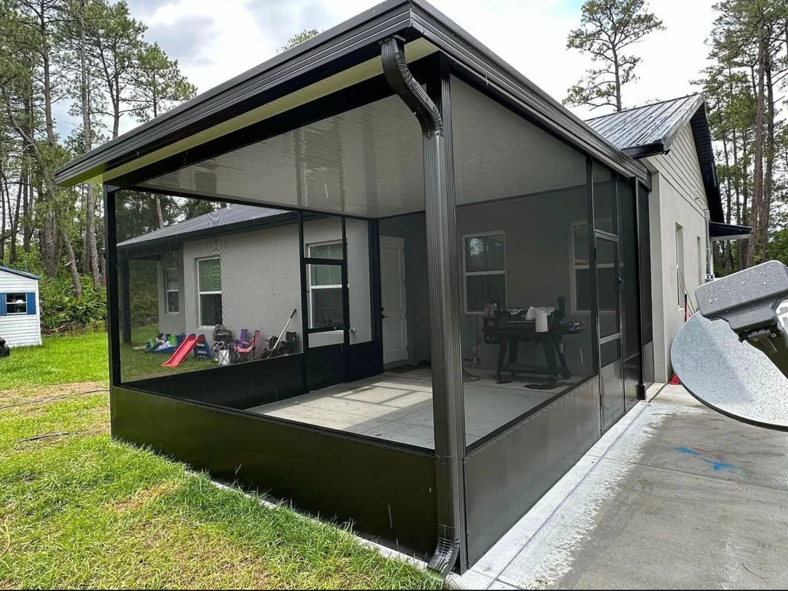 Screen enclosure, 03 by Crystalline Home Improvement in Central Florida